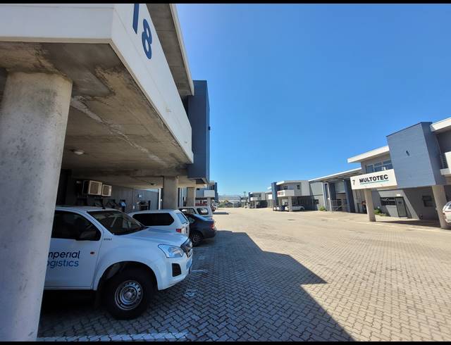 608M² WAREHOUSE TO LET IN STIKLAND INDUSTRIAL